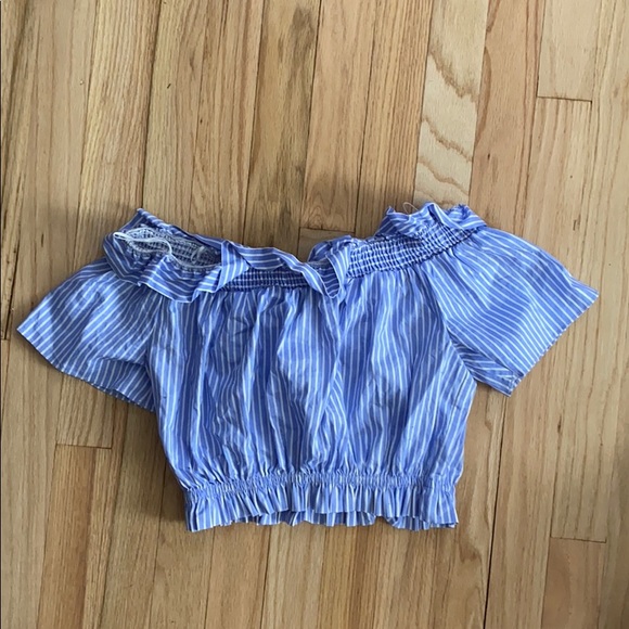 Zara Tops - Zara off the shoulder crop top